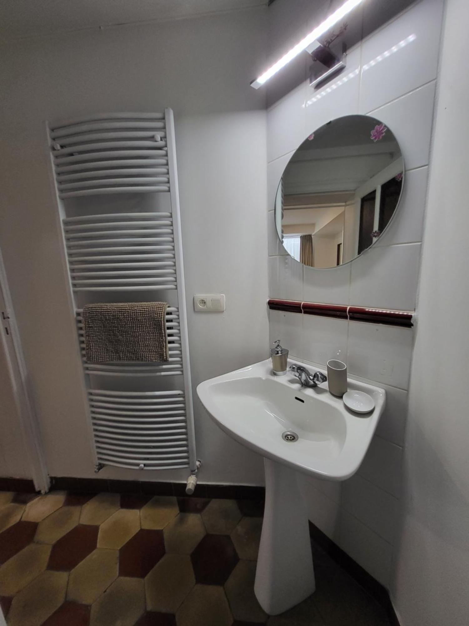 Brussels Bed & Blockchain Private Rooms With Shared Bathroom Etterbeek Bilik gambar